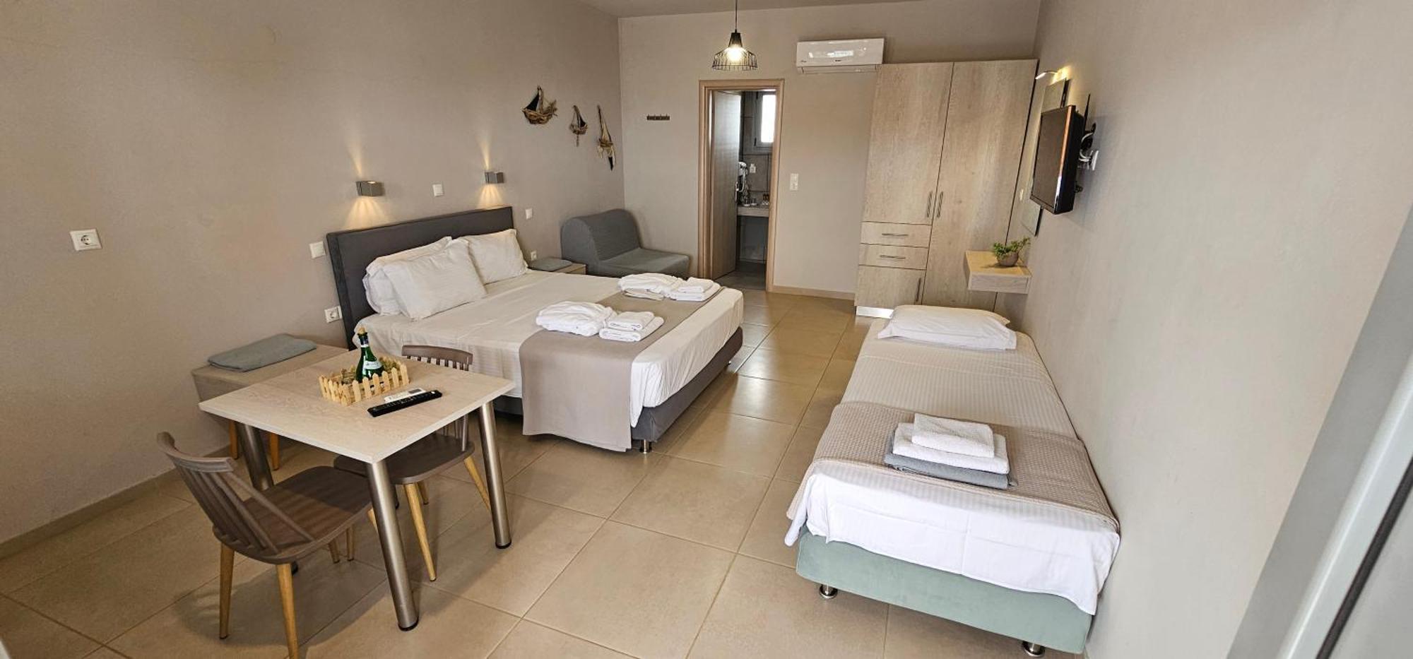 Asteri Apartments Und Studios Makrýgialos Exteriör bild