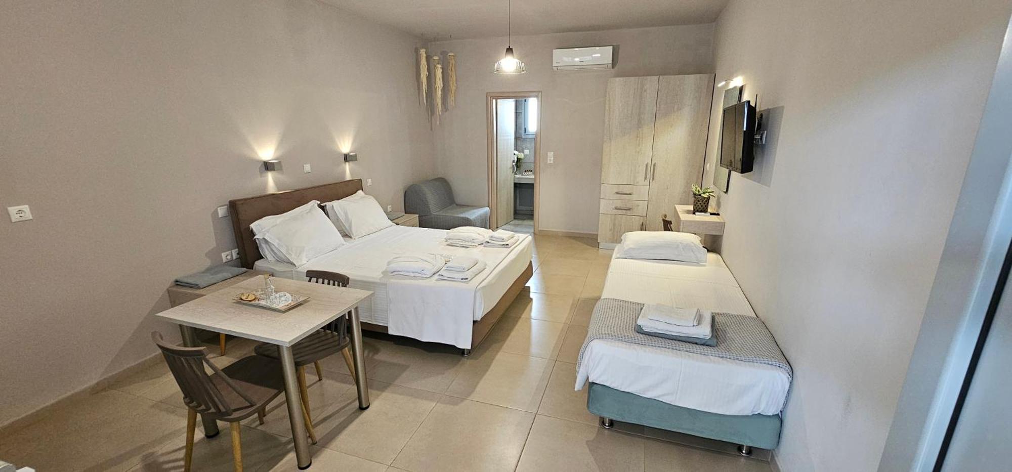 Asteri Apartments Und Studios Makrýgialos Exteriör bild